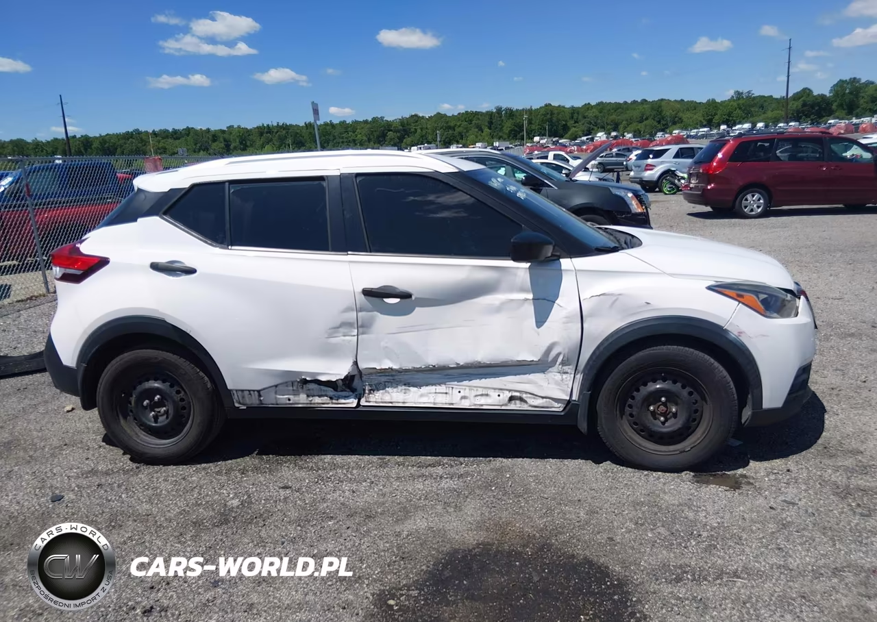 2019 Nissan Kicks S VIN:3N1CP5CU2KL524831 - 13
