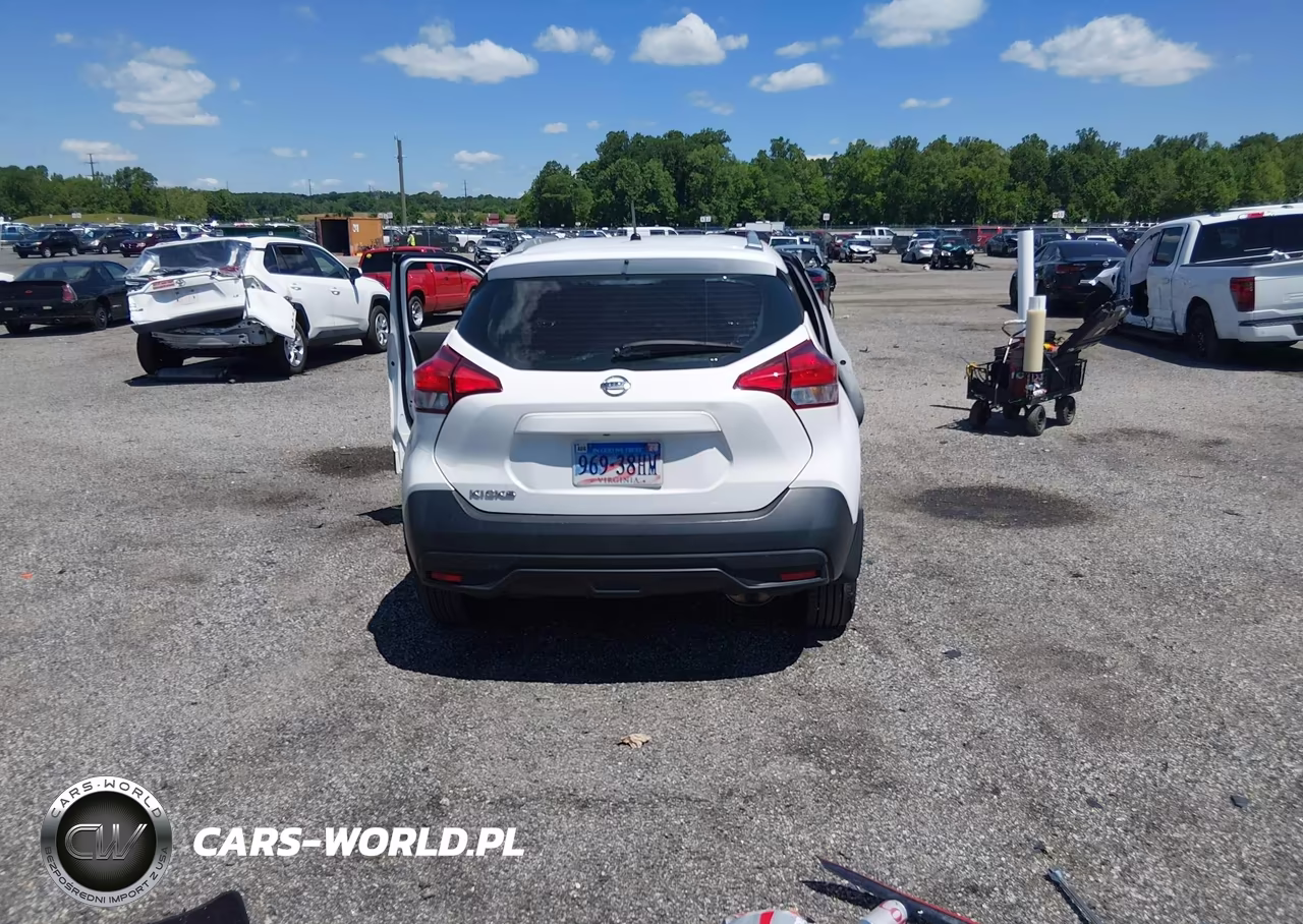 2019 Nissan Kicks S VIN:3N1CP5CU2KL524831 - 16