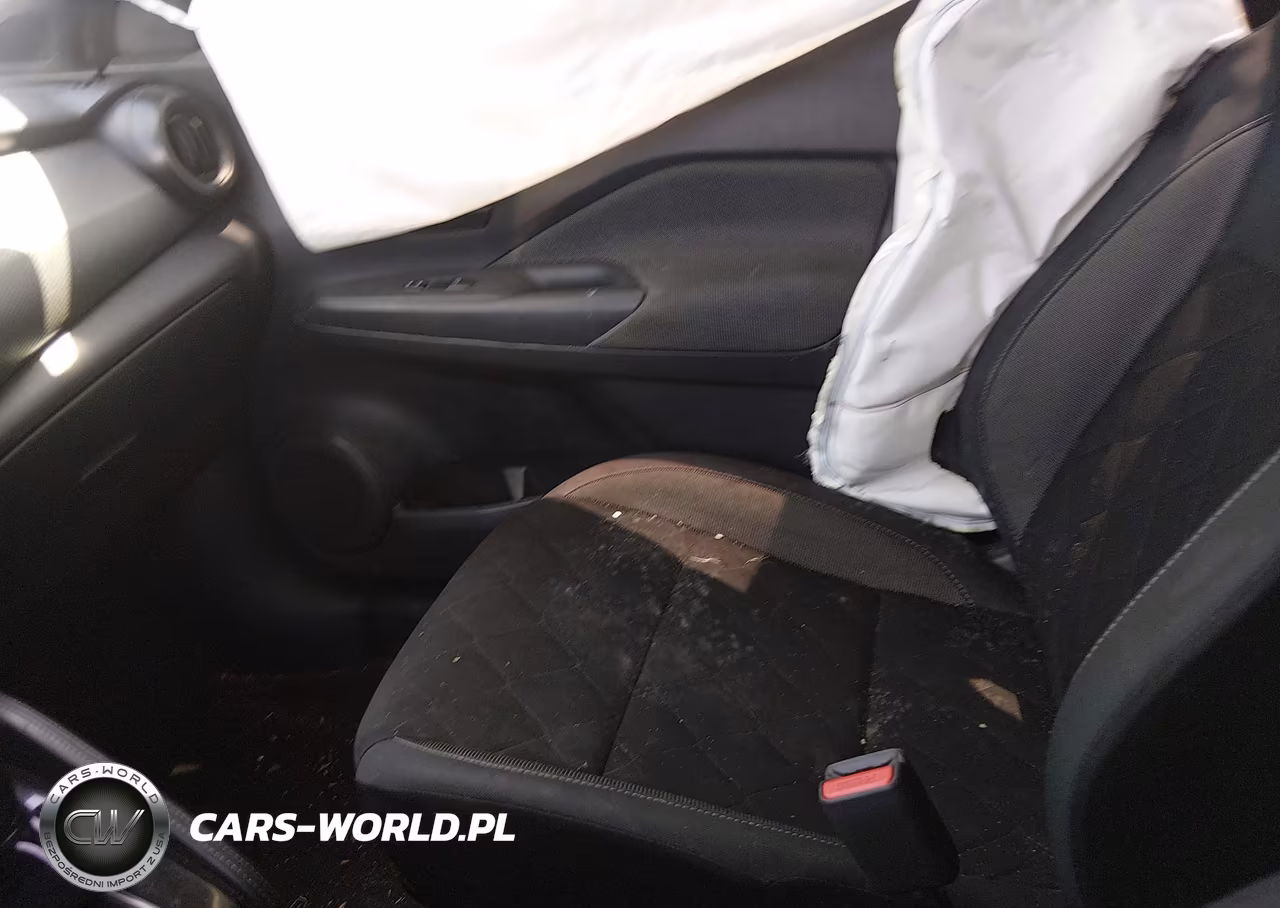 2019 Nissan Kicks S VIN:3N1CP5CU2KL524831 - 5