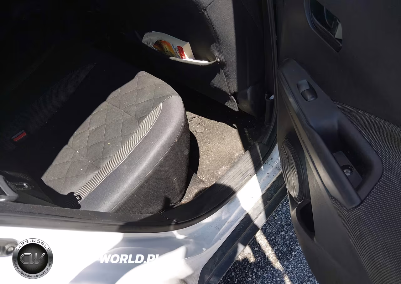 2019 Nissan Kicks S VIN:3N1CP5CU2KL524831 - 8