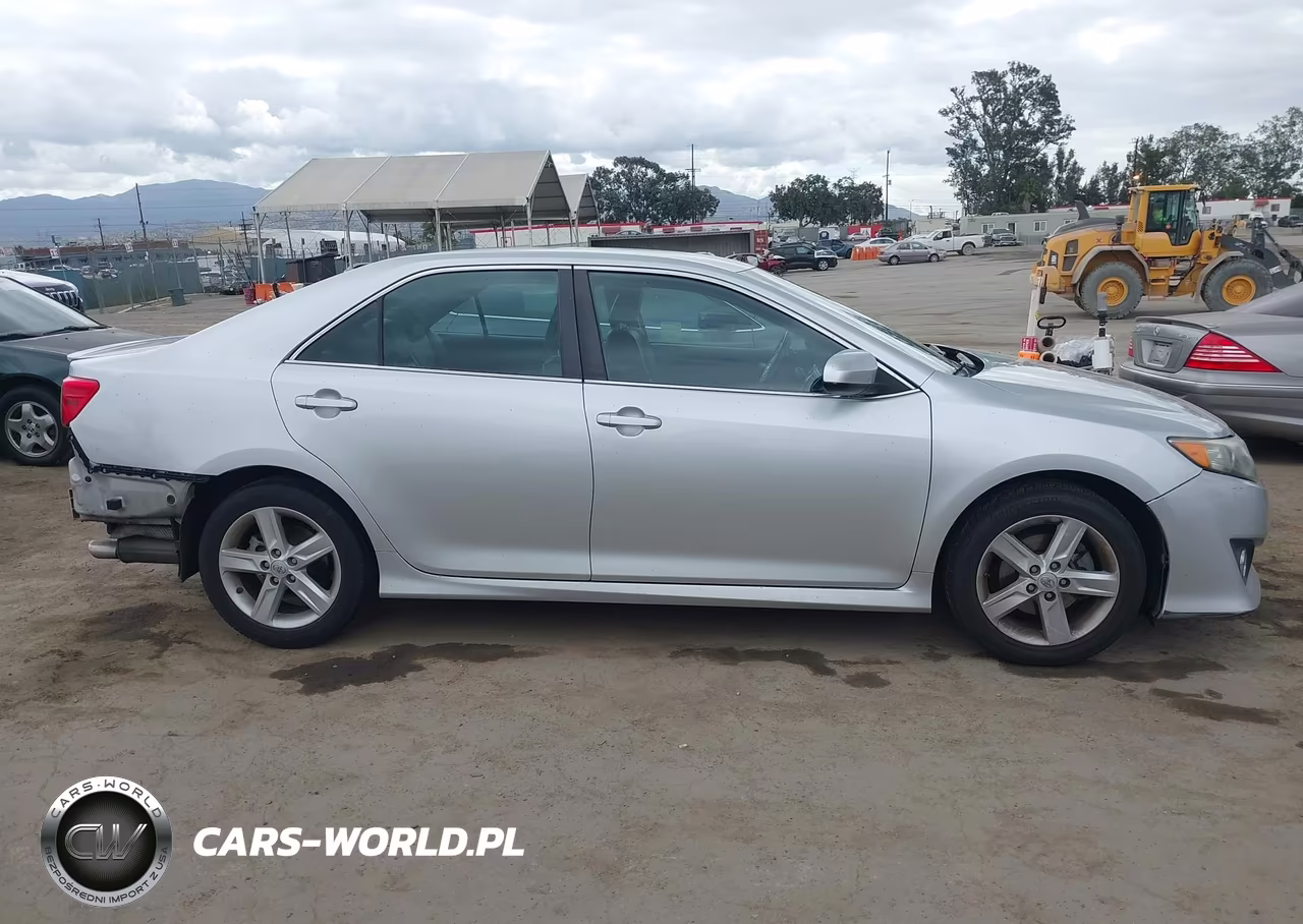 2014 Toyota Camry Se VIN:4T1BF1FK5EU777520 - 14