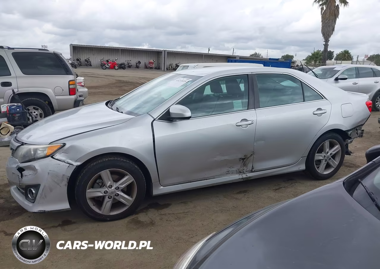 2014 Toyota Camry Se VIN:4T1BF1FK5EU777520 - 15