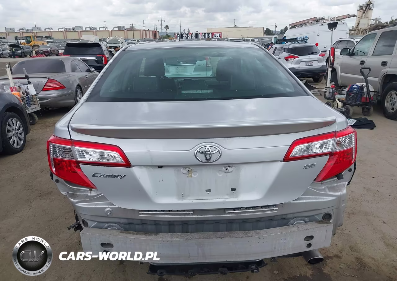 2014 Toyota Camry Se VIN:4T1BF1FK5EU777520 - 17