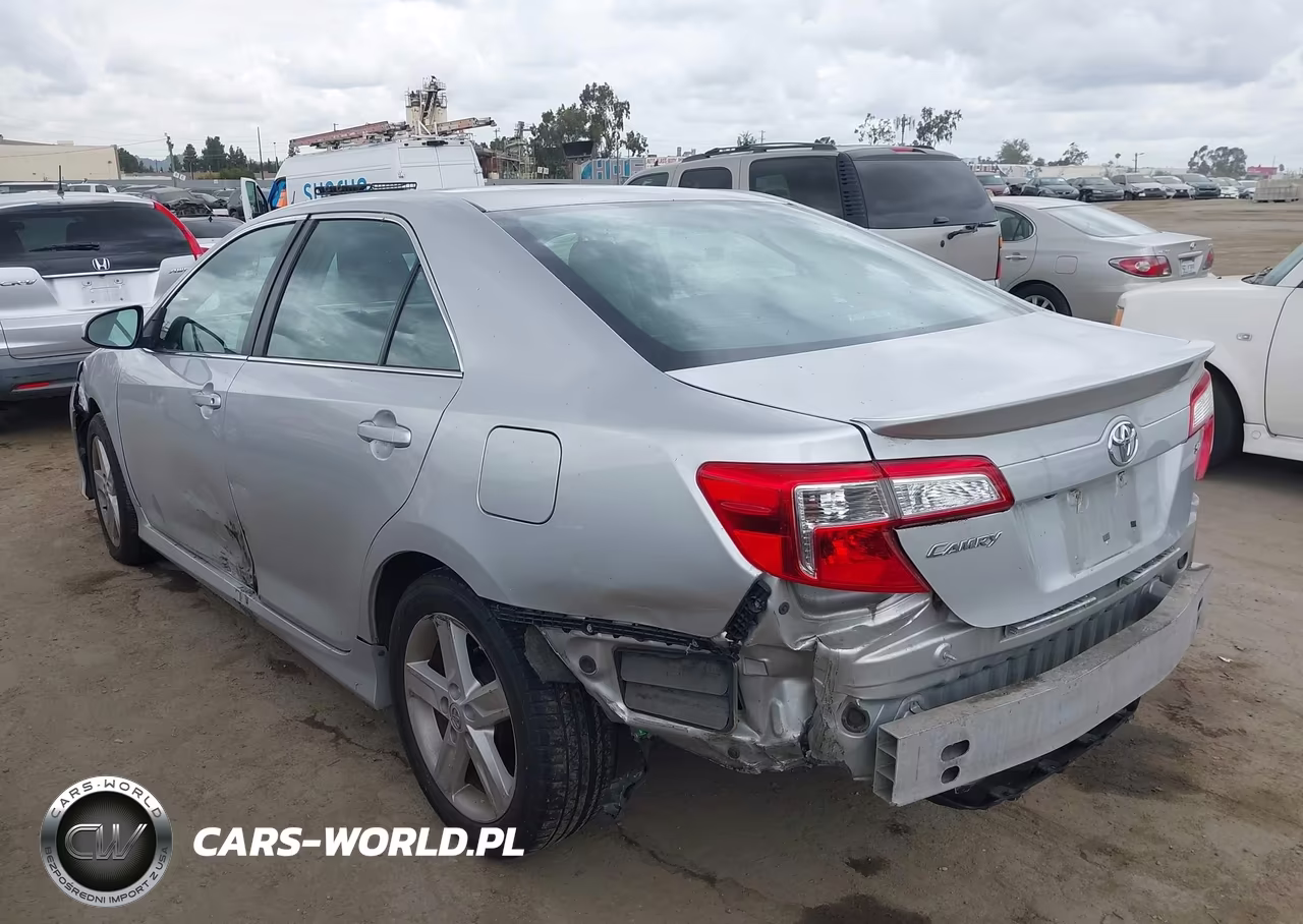 2014 Toyota Camry Se VIN:4T1BF1FK5EU777520 - 3