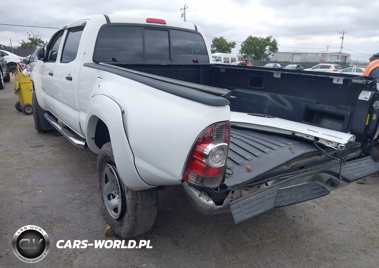 2011 Toyota Tacoma Base V6 VIN:3TMMU4FN4BM030604 - 3