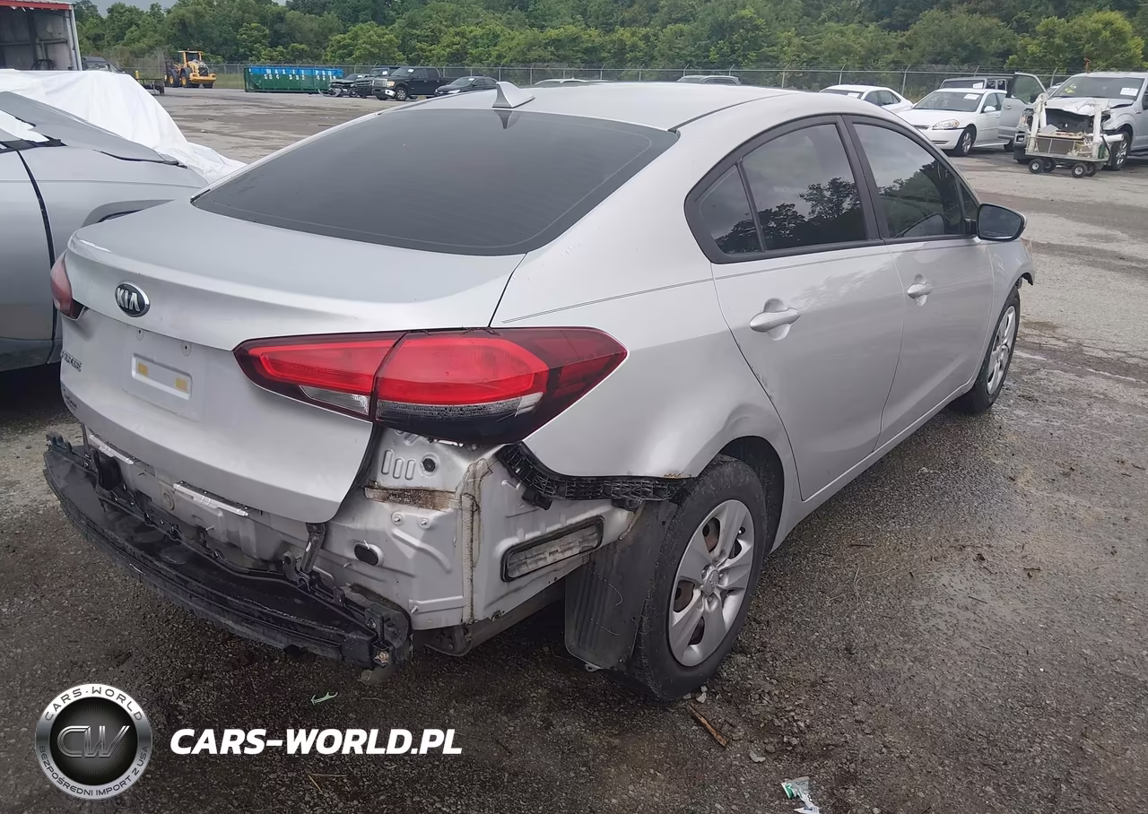 2018 Kia Forte Lx VIN:3KPFK4A74JE277394 - 4