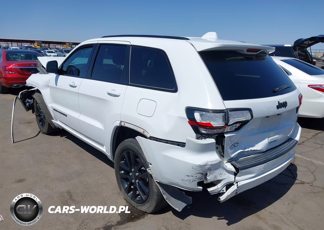 2020 Jeep Grand Cherokee Altitude 4X2 VIN:1C4RJEAG3LC364638 - 3
