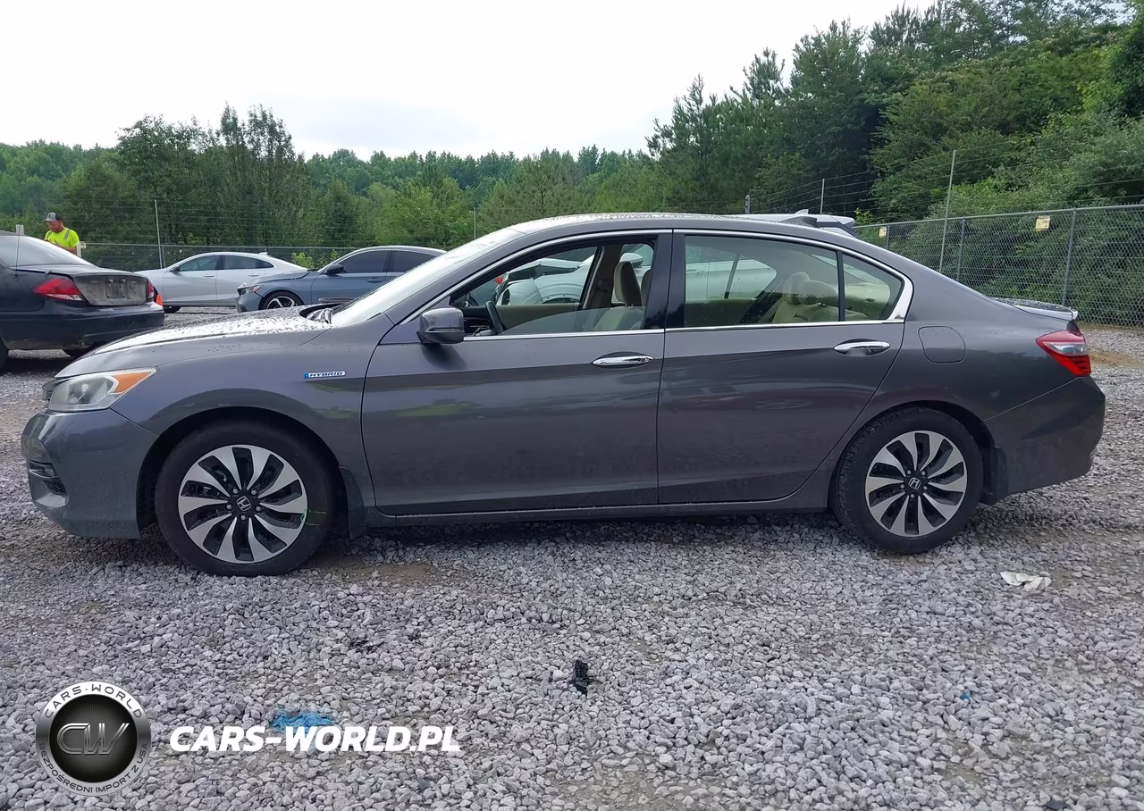 2017 Honda Accord Hybrid VIN:JHMCR6F38HC016284 - 14