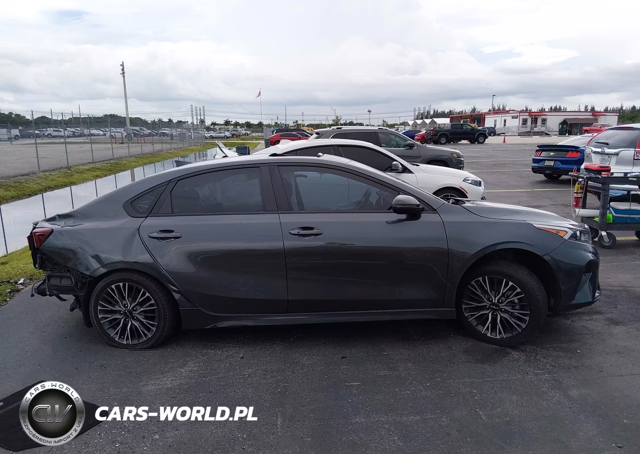 2023 Kia Forte Gt-Line VIN:3KPF54ADXPE582680 - 13