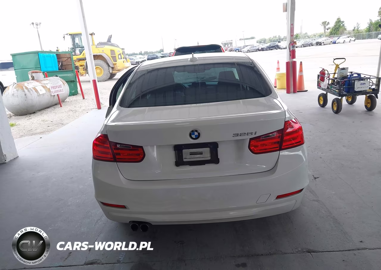 2015 BMW 328I VIN:WBA3A5G58FNP34256 - 16