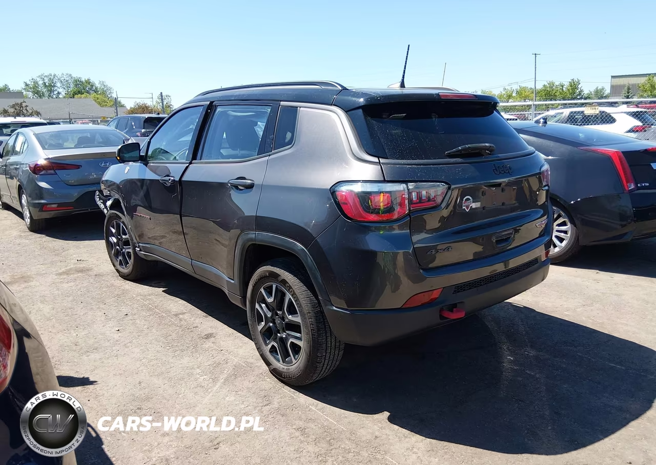 2019 Jeep Compass Trailhawk 4X4 VIN:3C4NJDDB8KT722053 - 3