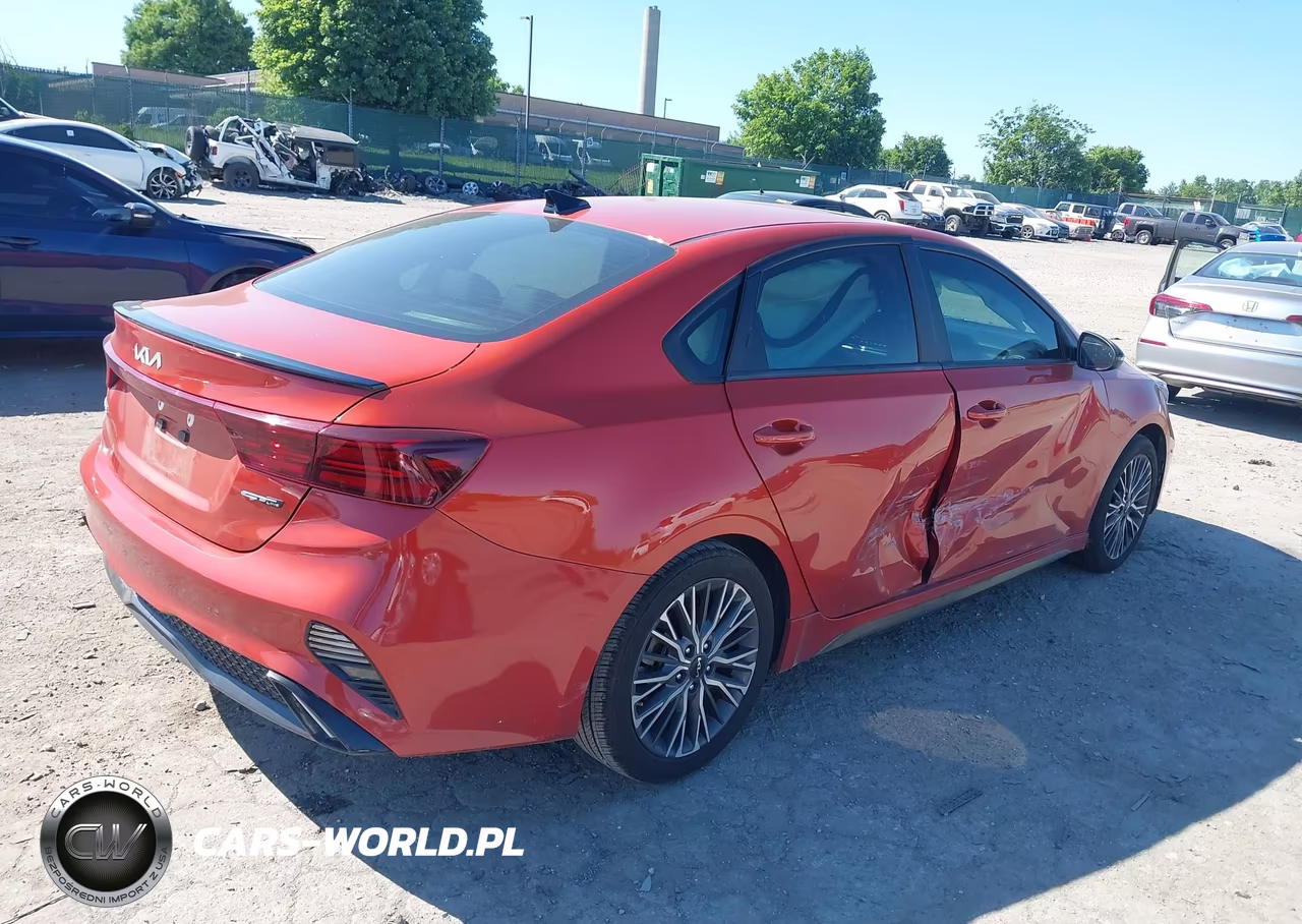 2022 Kia Forte Gt-Line VIN:3KPF54AD3NE453628 - 4