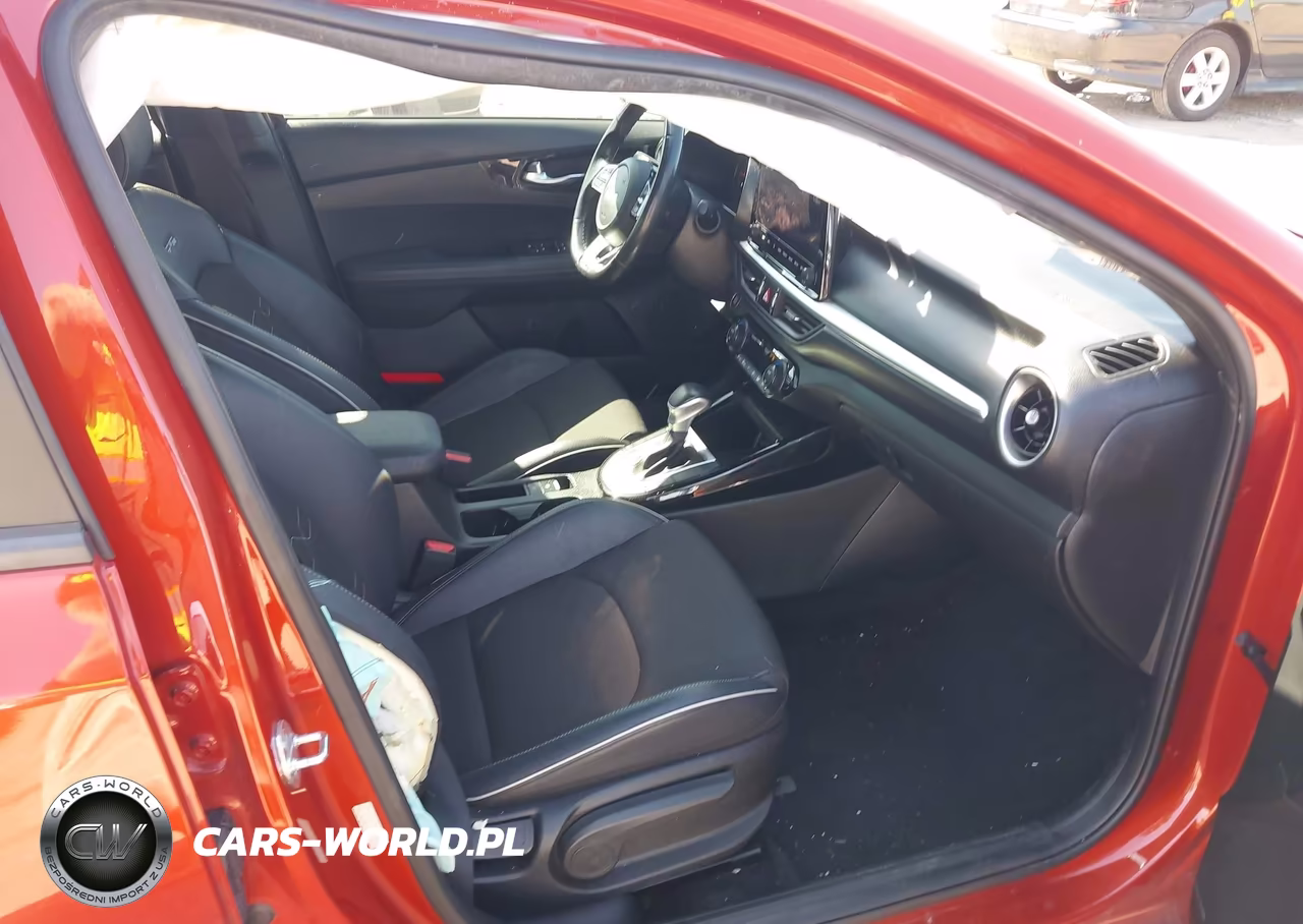 2022 Kia Forte Gt-Line VIN:3KPF54AD3NE453628 - 5