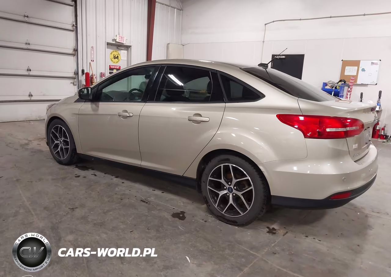 2017 Ford Focus Sel VIN:1FADP3H23HL252765 - 3