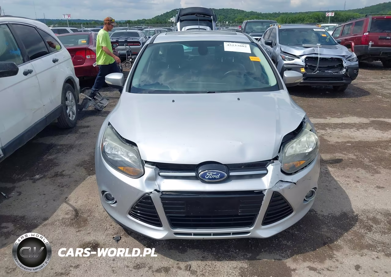 2012 Ford Focus Titanium VIN:1FAHP3N22CL361958 - 12