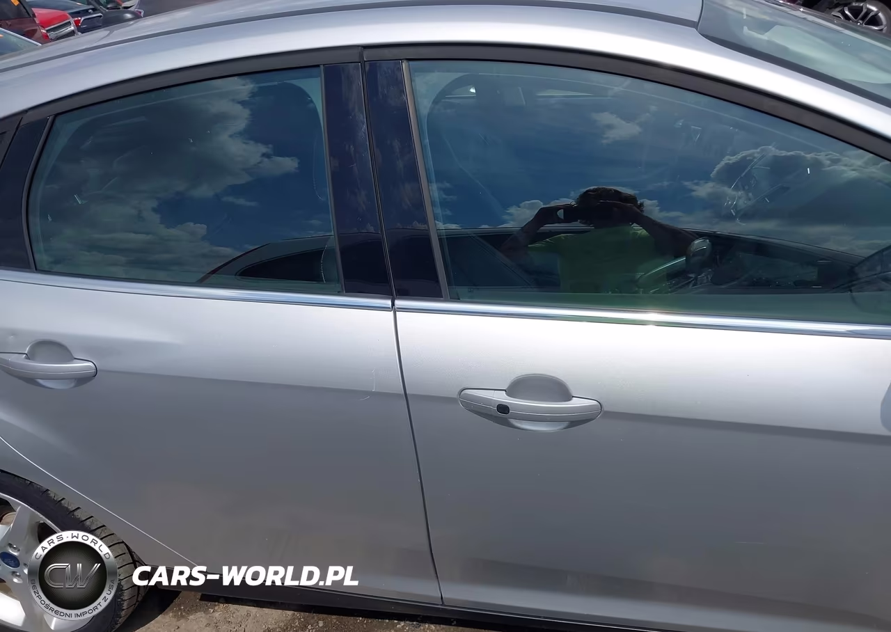 2012 Ford Focus Titanium VIN:1FAHP3N22CL361958 - 13