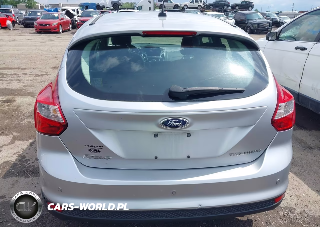 2012 Ford Focus Titanium VIN:1FAHP3N22CL361958 - 16