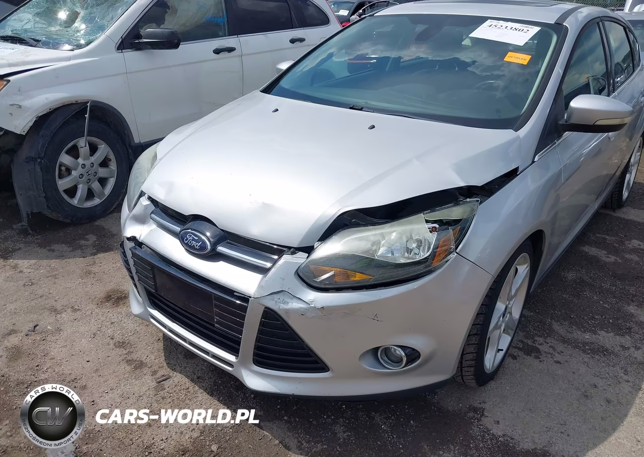 2012 Ford Focus Titanium VIN:1FAHP3N22CL361958 - 6