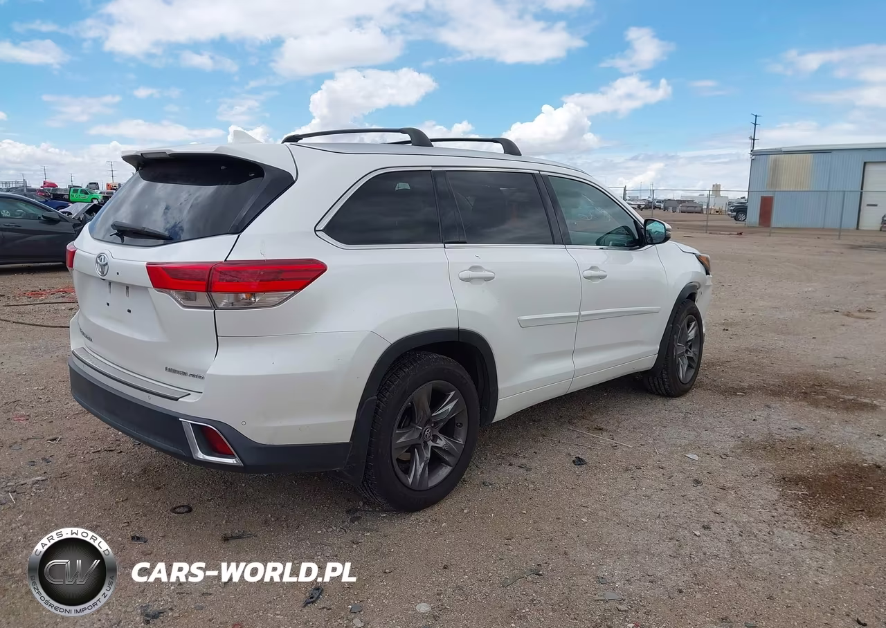 2017 Toyota Highlander Limited Platinum VIN:5TDDZRFH8HS359856 - 4