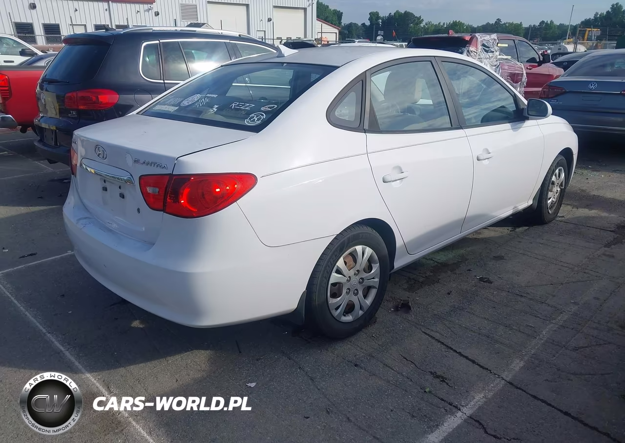 2010 Hyundai Elantra Gls VIN:KMHDU4AD2AU043193 - 4