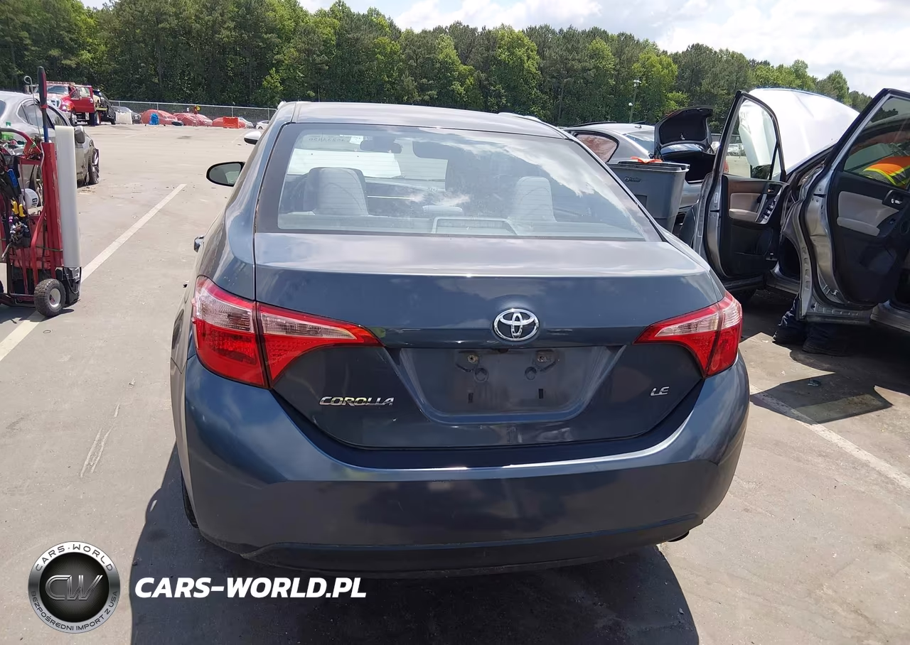 2019 Toyota Corolla Le VIN:5YFBURHE5KP879313 - 17