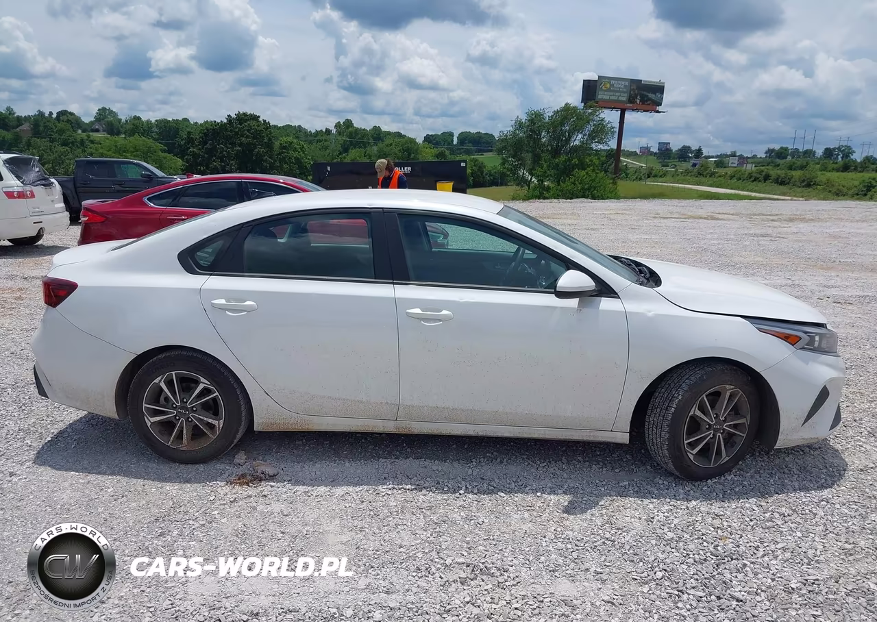2023 Kia Forte Lxs VIN:3KPF24ADXPE633409 - 13