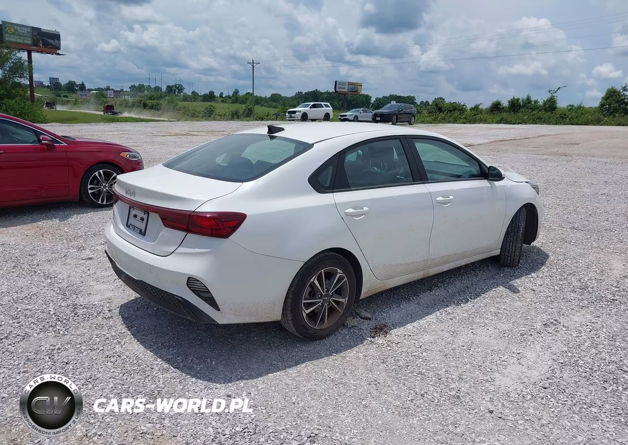 2023 Kia Forte Lxs VIN:3KPF24ADXPE633409 - 4