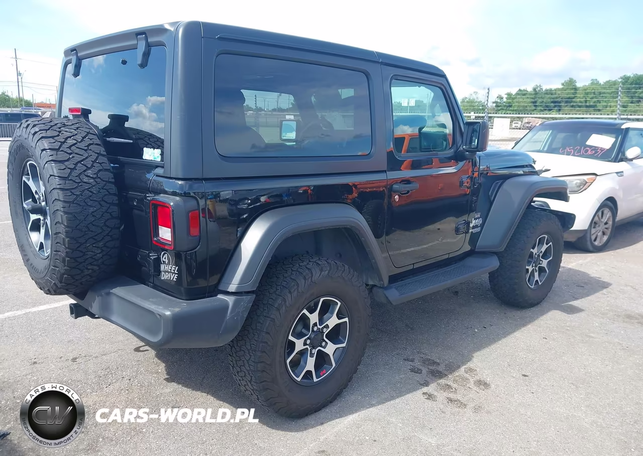 2019 Jeep Wrangler Sport 4X4 VIN:1C4GJXAG1KW666638 - 4
