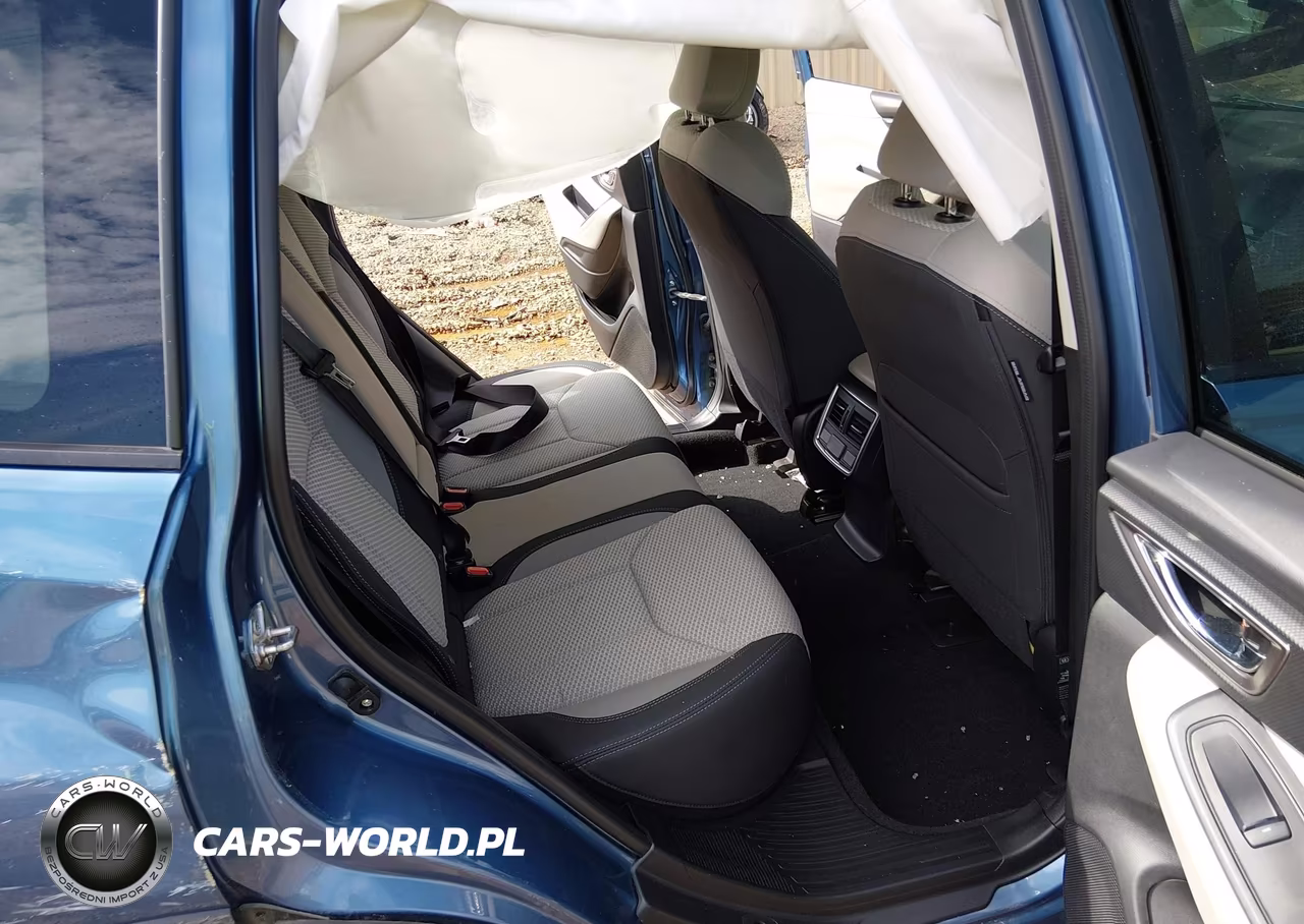 2023 Subaru Forester Premium VIN:JF2SKADC8PH491993 - 8