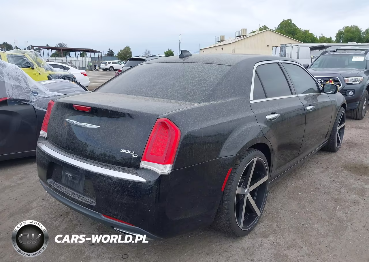 2017 Chrysler 300C VIN:2C3CCAEG5HH662460 - 4