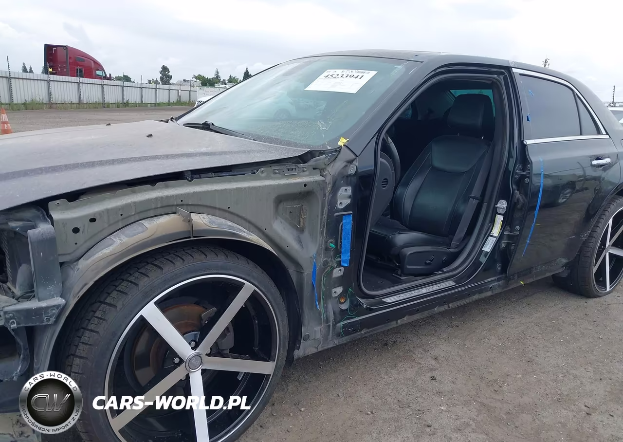 2017 Chrysler 300C VIN:2C3CCAEG5HH662460 - 6
