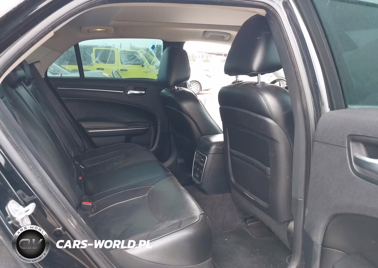 2017 Chrysler 300C VIN:2C3CCAEG5HH662460 - 8