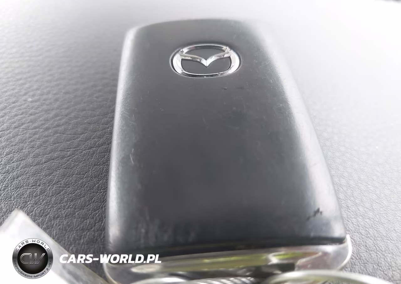 2020 Mazda Mazda3 Premium Package VIN:JM1BPAEM6L1171582 - 11