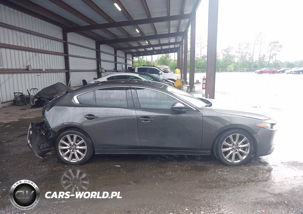 2020 Mazda Mazda3 Premium Package VIN:JM1BPAEM6L1171582 - 13