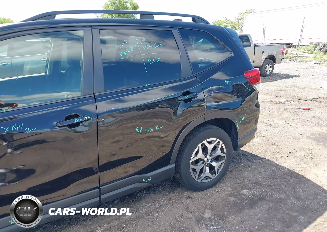 2019 Subaru Forester Premium VIN:JF2SKAEC6KH407676 - 12