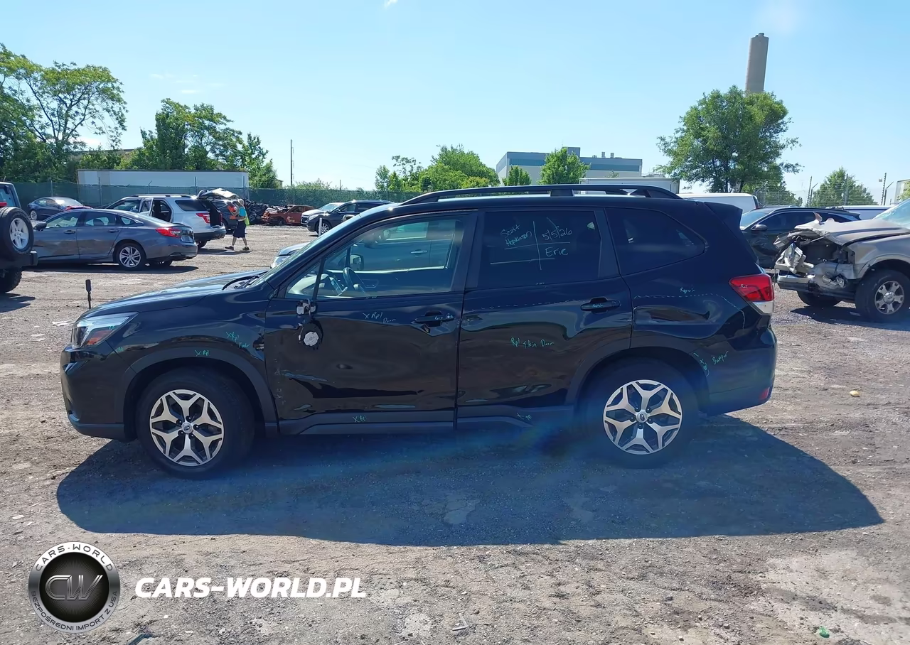 2019 Subaru Forester Premium VIN:JF2SKAEC6KH407676 - 15