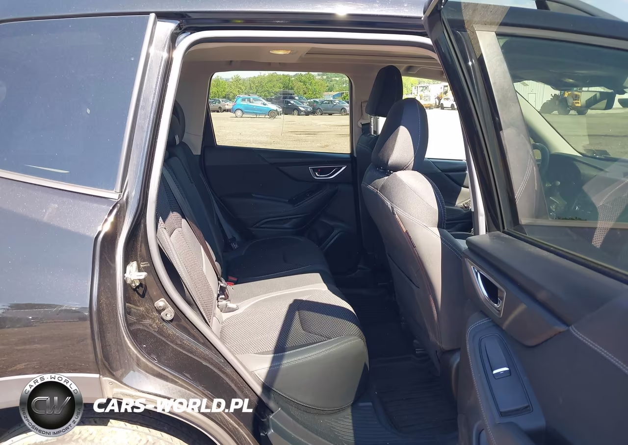 2019 Subaru Forester Premium VIN:JF2SKAEC6KH407676 - 8