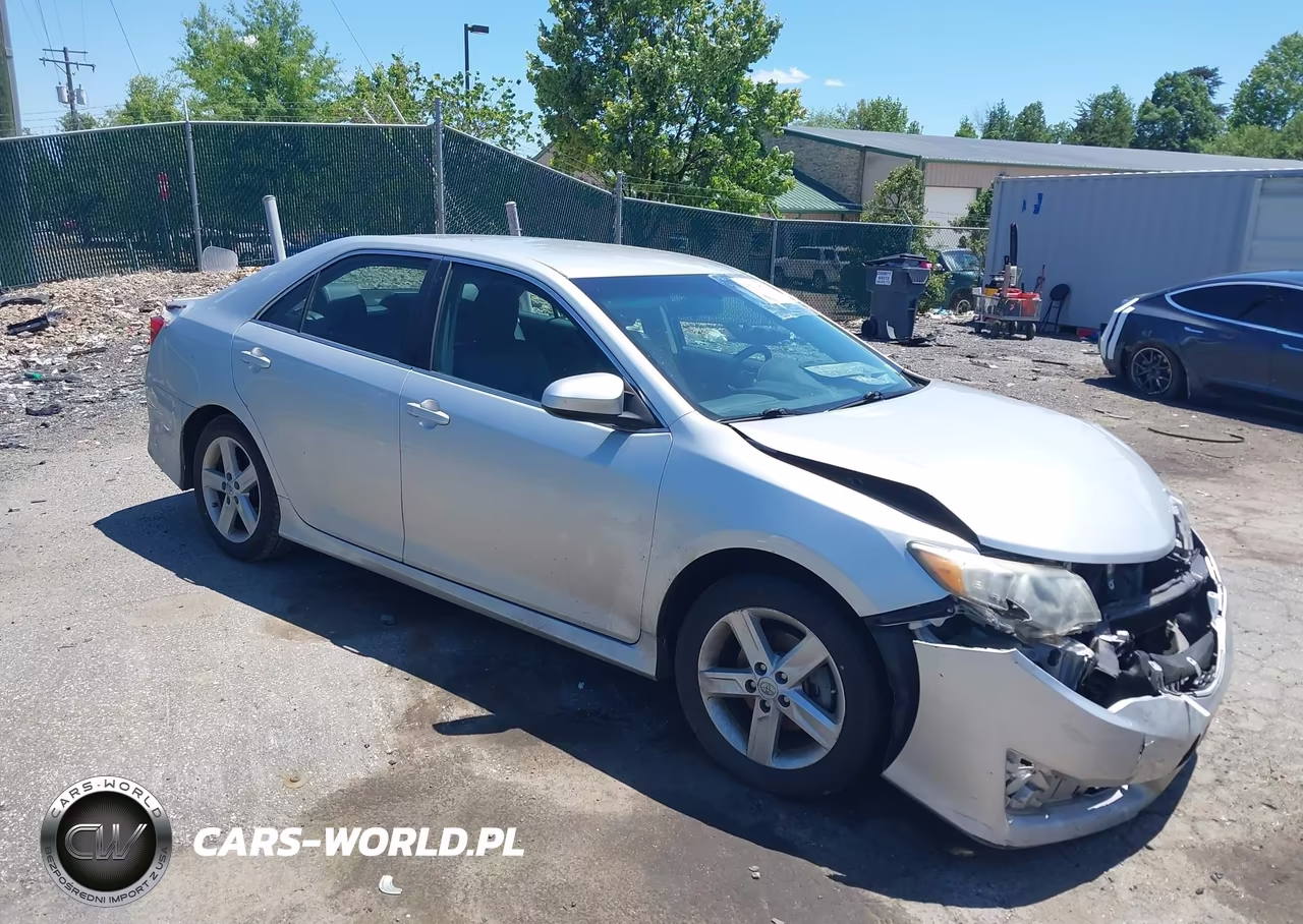 2014 Toyota Camry Se – zdjęcie 1 z 15