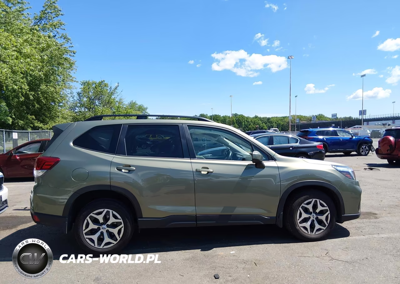 2021 Subaru Forester Premium VIN:JF2SKAJC8MH521736 - 13