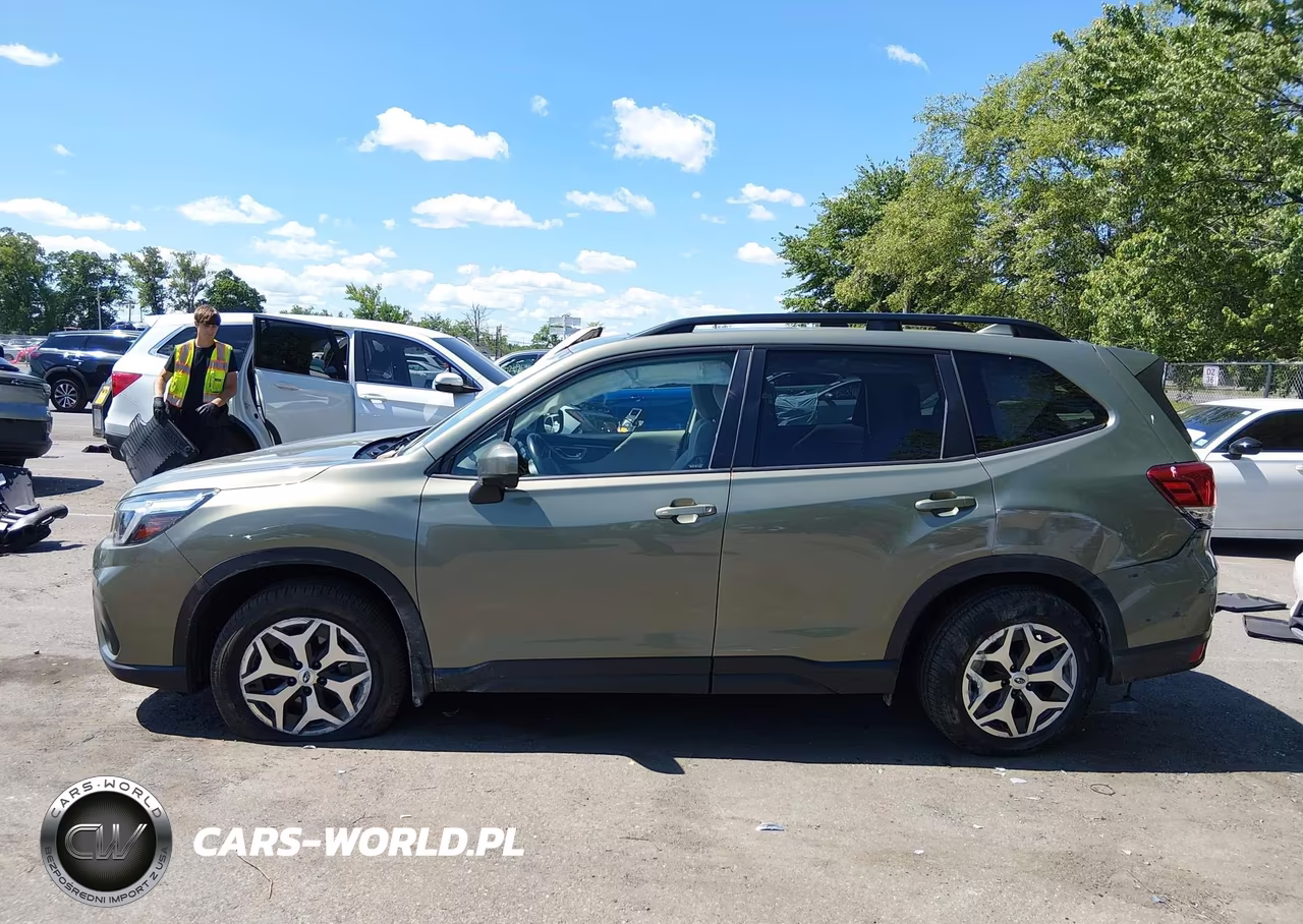 2021 Subaru Forester Premium VIN:JF2SKAJC8MH521736 - 14