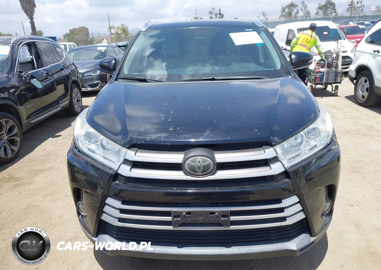 2019 Toyota Highlander Xle VIN:5TDKZRFH8KS565659 - 13