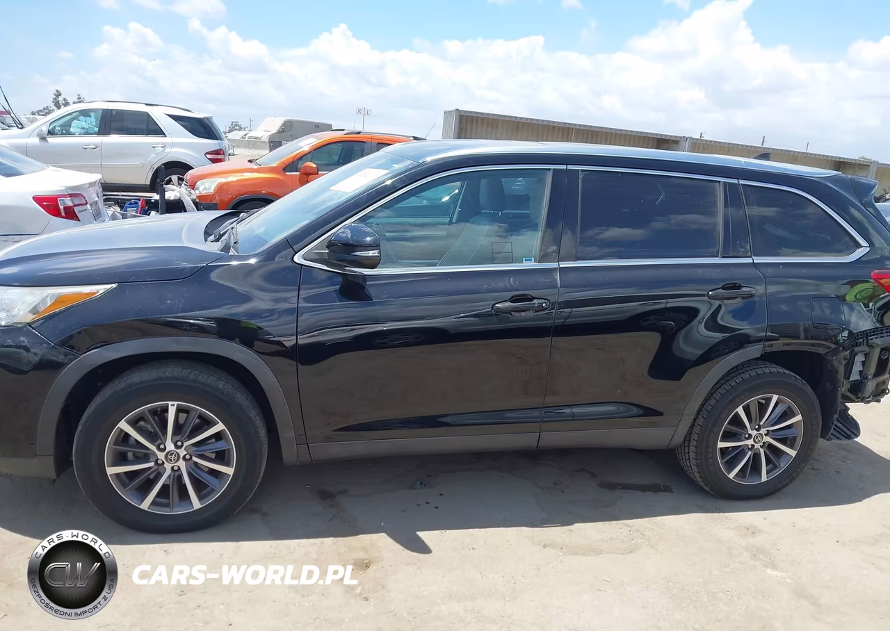 2019 Toyota Highlander Xle VIN:5TDKZRFH8KS565659 - 15