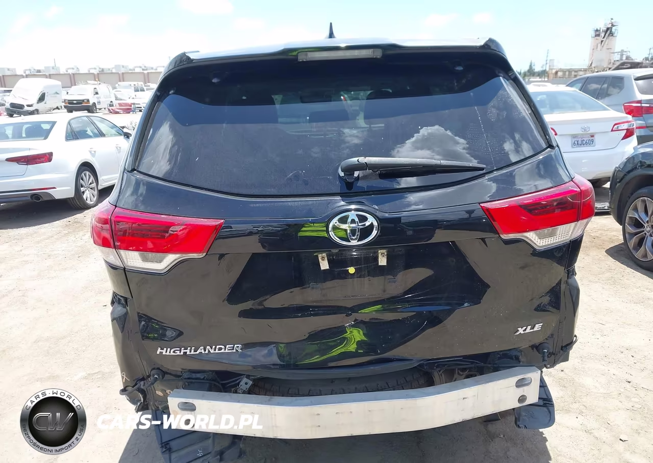 2019 Toyota Highlander Xle VIN:5TDKZRFH8KS565659 - 17