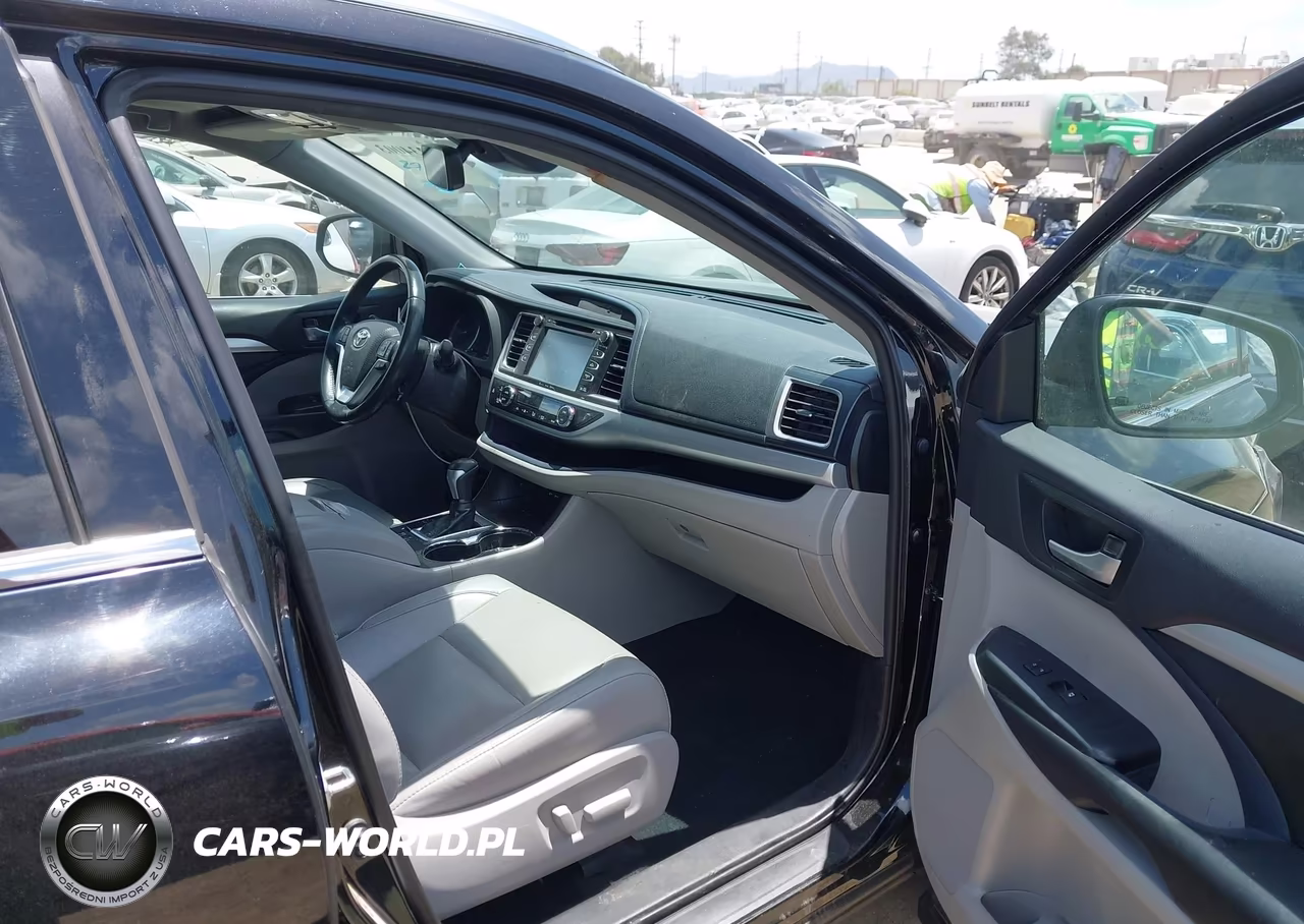 2019 Toyota Highlander Xle VIN:5TDKZRFH8KS565659 - 5