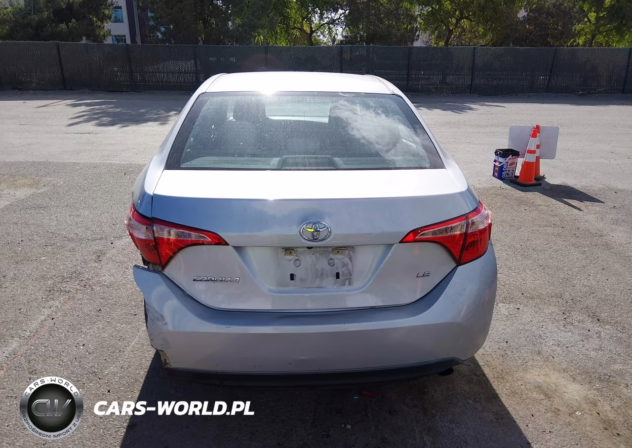 2017 Toyota Corolla Le VIN:5YFBURHE1HP695303 - 17