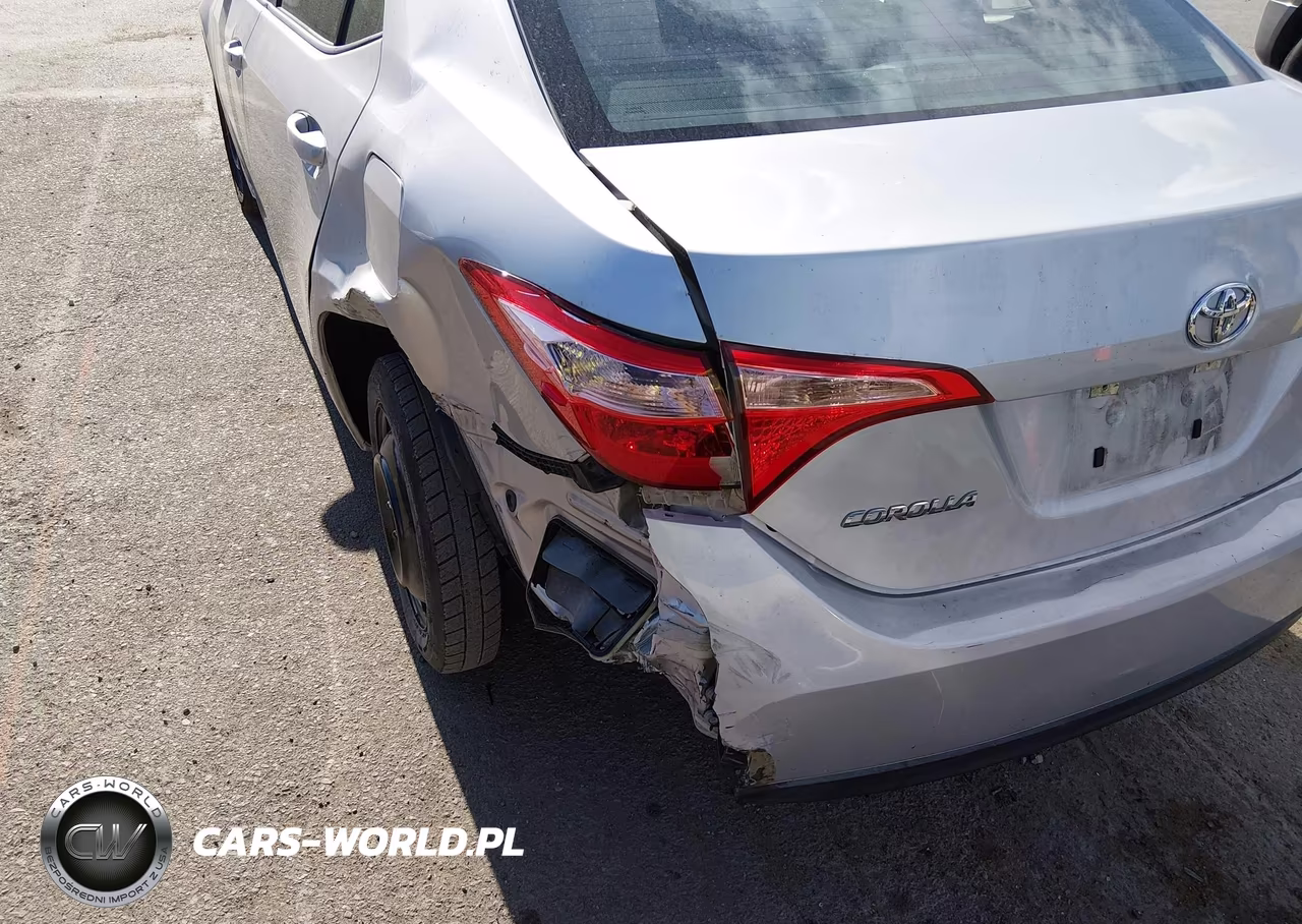 2017 Toyota Corolla Le VIN:5YFBURHE1HP695303 - 18