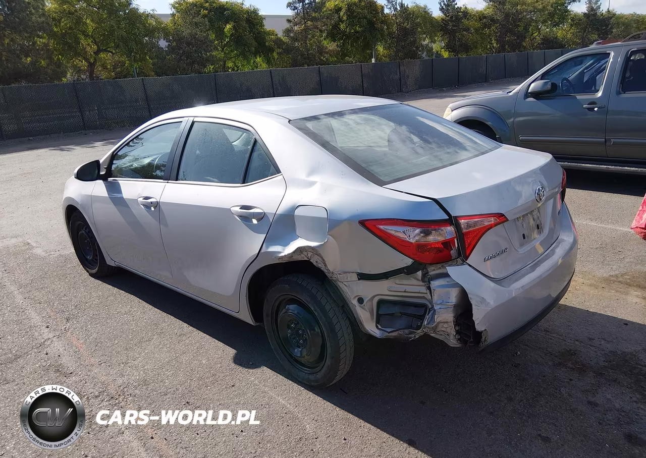 2017 Toyota Corolla Le VIN:5YFBURHE1HP695303 - 3