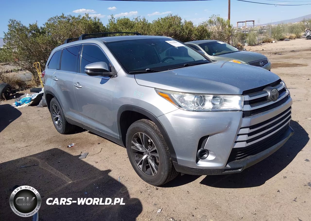 2019 Toyota Highlander Le – zdjęcie 1 z 15