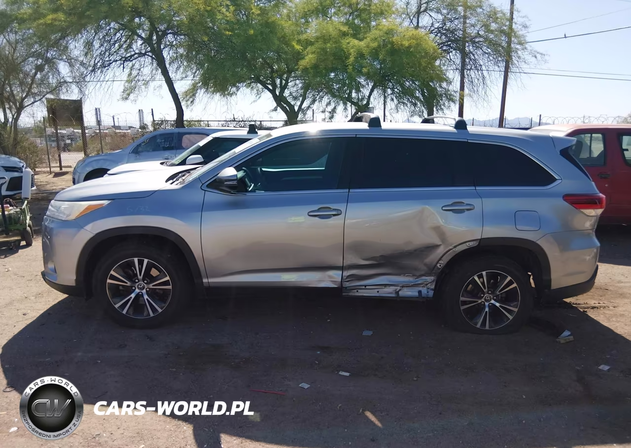 2019 Toyota Highlander Le VIN:5TDZZRFH7KS313691 - 13