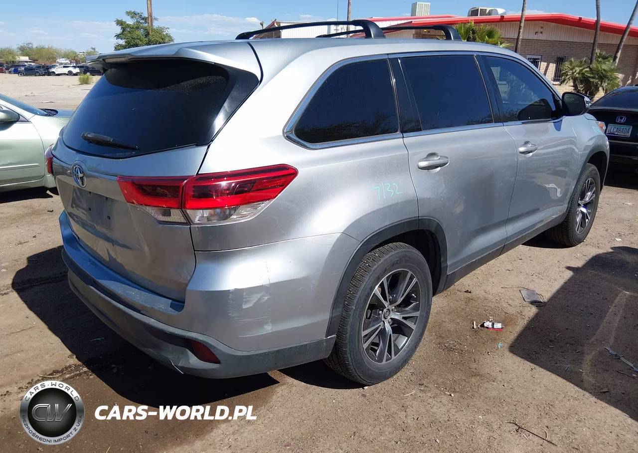 2019 Toyota Highlander Le VIN:5TDZZRFH7KS313691 - 4